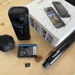 Insta360 X4 Bundle Like New In Box