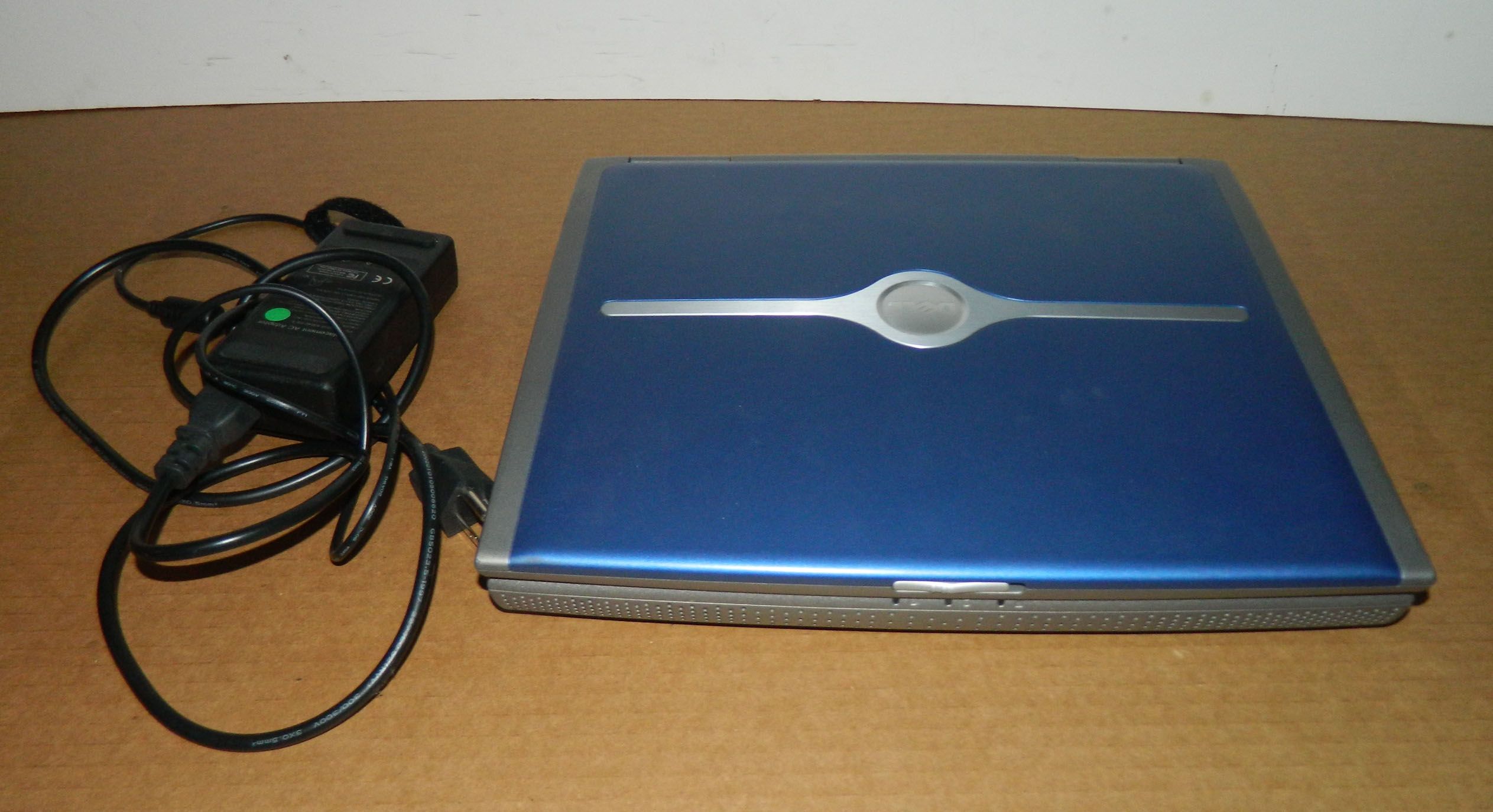 Dell Inspiron 1100 Laptop w/ P4 2.6ghz/1gb Ram/40GB HD