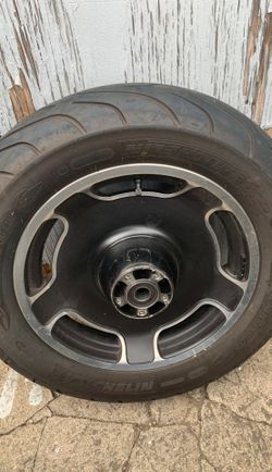 2010 street glide front wheel