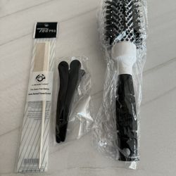 Round Brush for Blow Drying, Nano Thermal Ceramic & Ionic Tech Hair Brush
