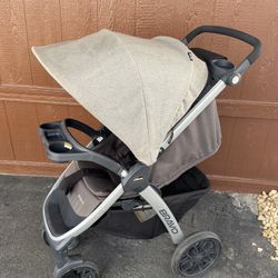 Chicco Stroller GREAT condition Comes W Food Tray 