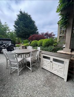 Charming dining set with 6 high chairs. Table has rustic wood. Great for family meals. And Farmhouse style console table. Excellent condition.