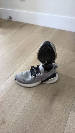 BOGGI sneakers size 9 US men’s