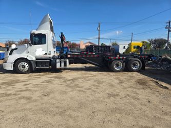 Roll Off Truck