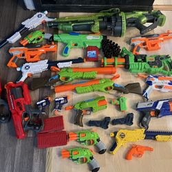 Over 22 Nerf Guns 