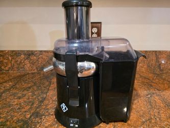 Pulp ejector juicer