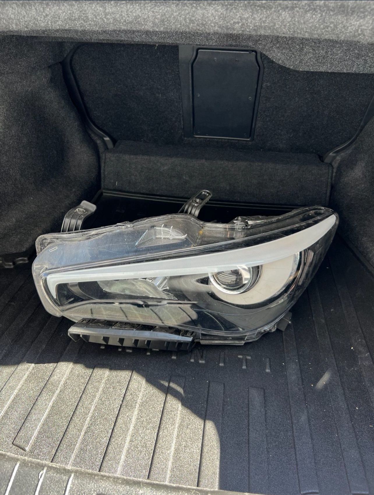 2014-2015 Q50 Headlight