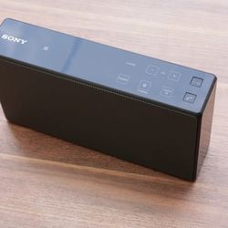 Sony SRS-X5 Portable NFC Bluetooth Speaker in Excellent Condition