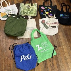 0390 Read Info Lot Miscellaneous Totes