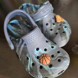 Size 6 Toddler Crocs