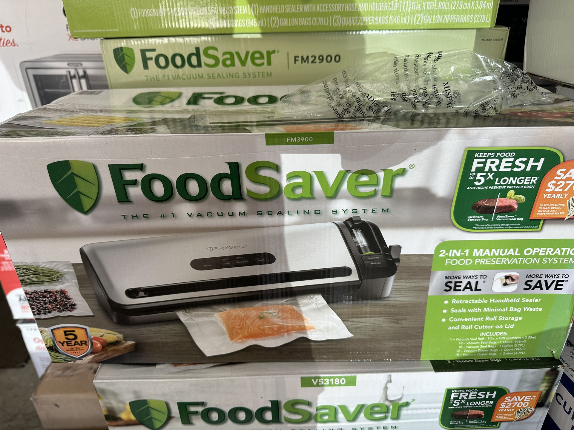 FoodSaver Multi-Use Food Preservation System FM3900 2-in-1 Vacuum Sealer