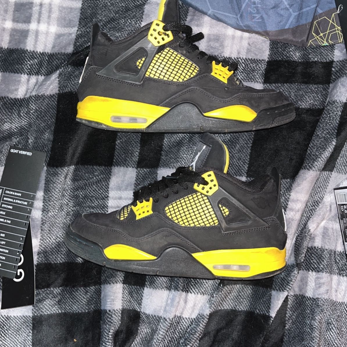 Jordan 4 Thunders