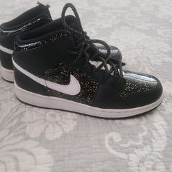 Nike JORDANS Size 7 (Youth)
