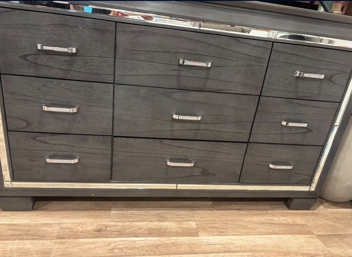 Grey dresser with mirror accents