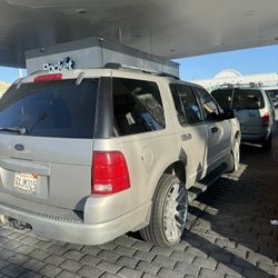 2004 Ford Explorer