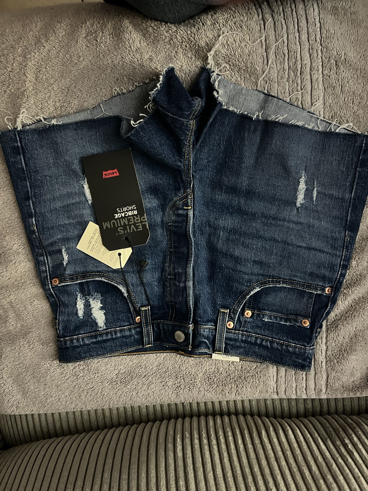 New Levi’s Shorts 