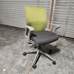 SitOnIt Amplify Office Chair – Ergonomic & Comfortable – Gently Used