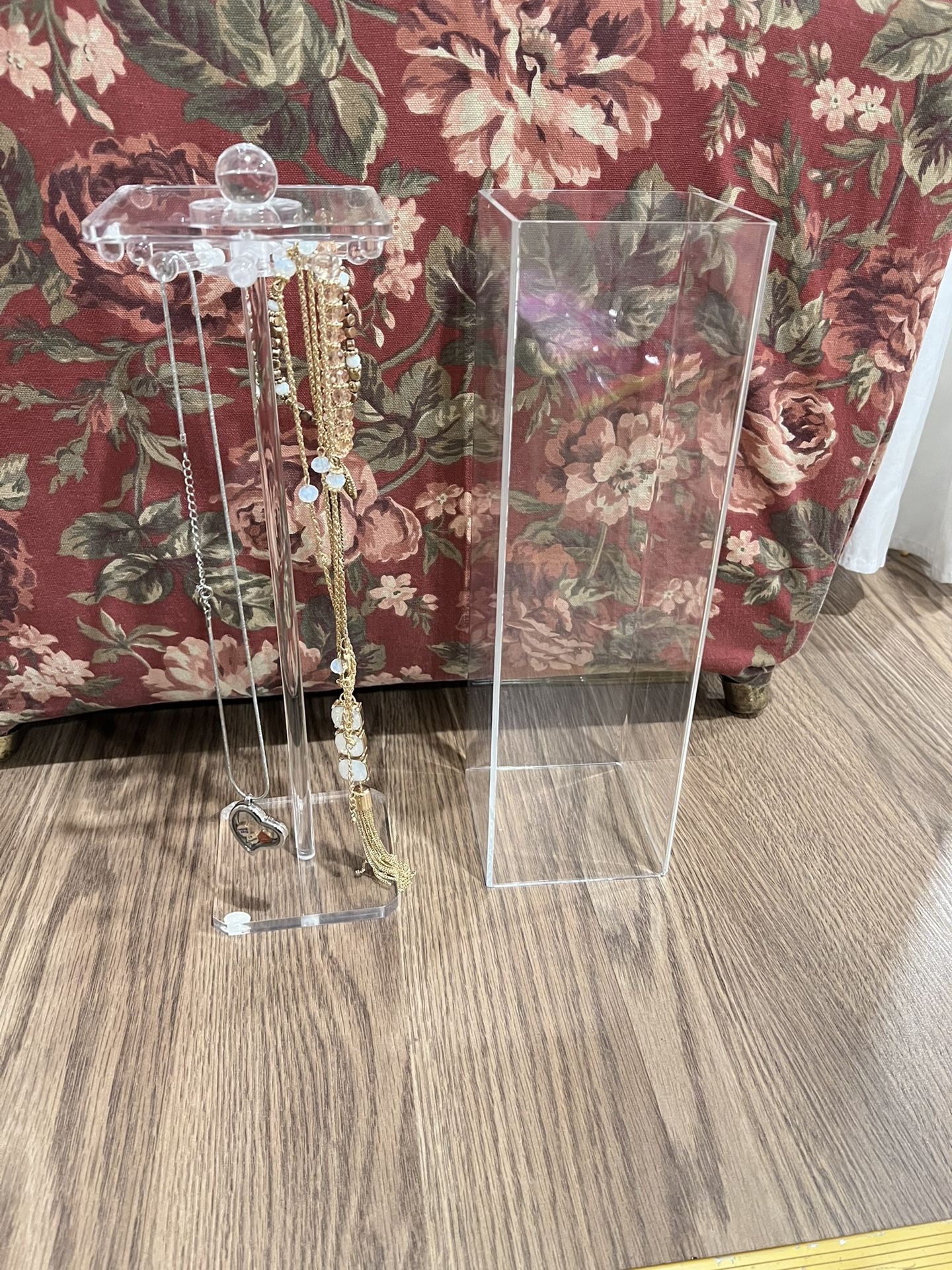 Necklace Holder - Acrylic Jewelry Organizer Contains Necklace Organizer Accessories included!