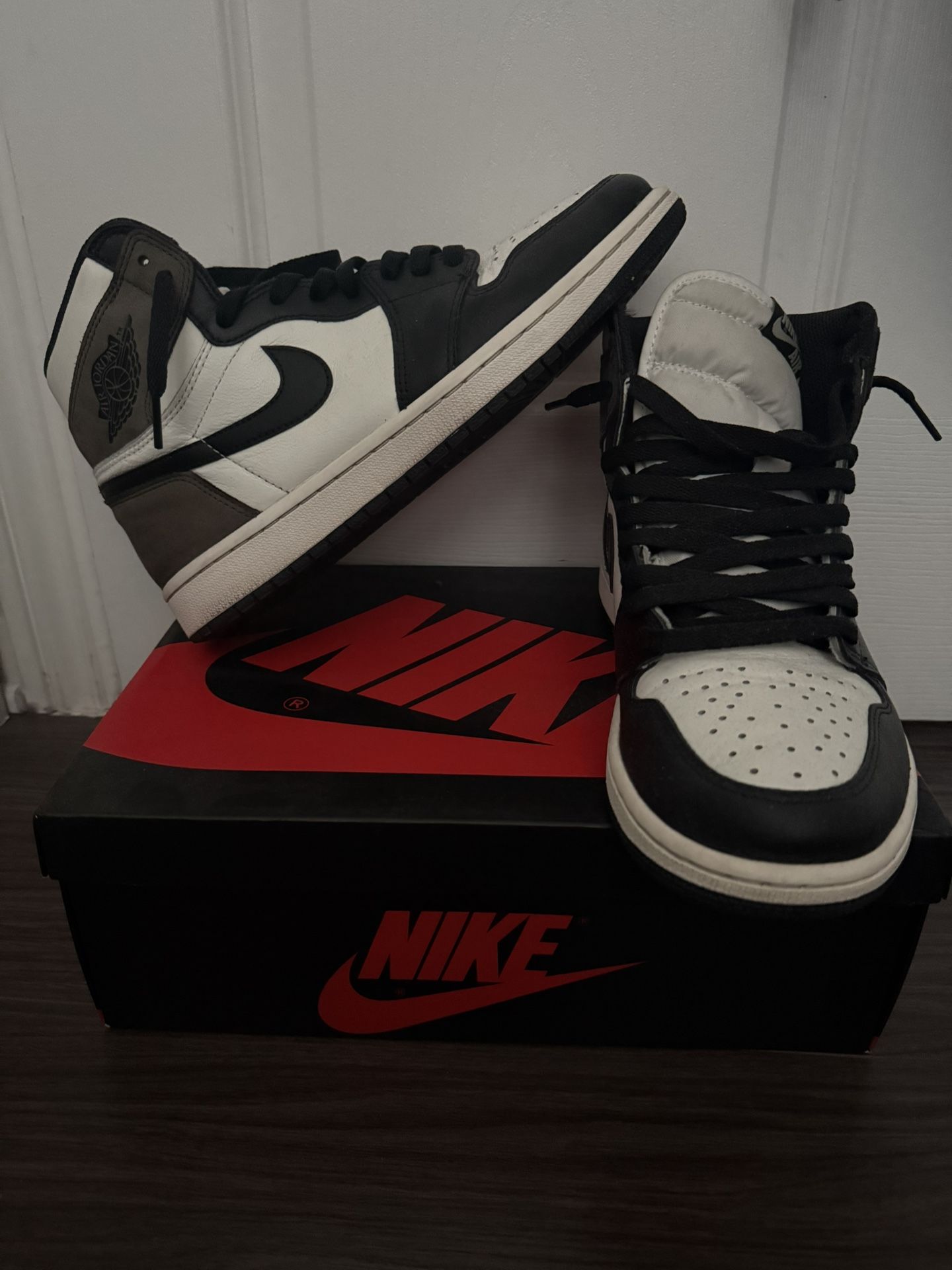 Jordan 1 Retro Dark Mocha sz 9