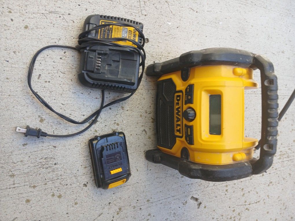 Radio Dewalt. 20v Good Condition
