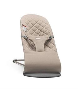 BabyBjörn Bouncer Bliss, Sand Gray | 2-in-1 Sand gray Woven, Classic Quilt
