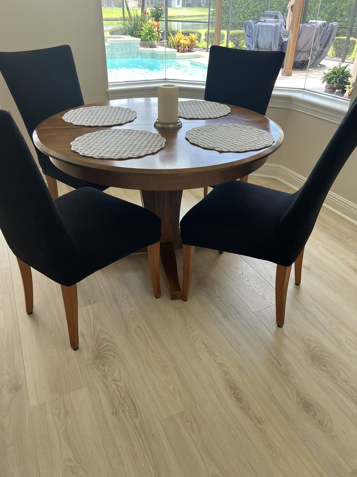 48- 68” Solid Wood Round/Oval table With Chairs!