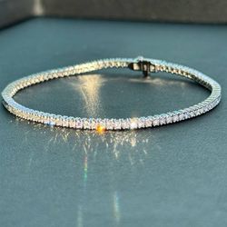 14k solid white gold Brand New 2.25CTW Diamond Tennis bracelet 7”