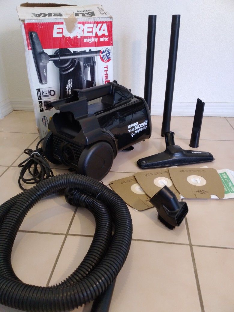 EUREKA THE BOSS 9 Amp Vacuum Cleaner ( in excellent condition )