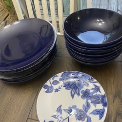 Dinnerware Set