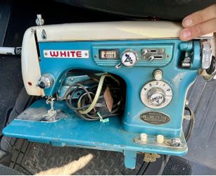 Vintage White sewing machine