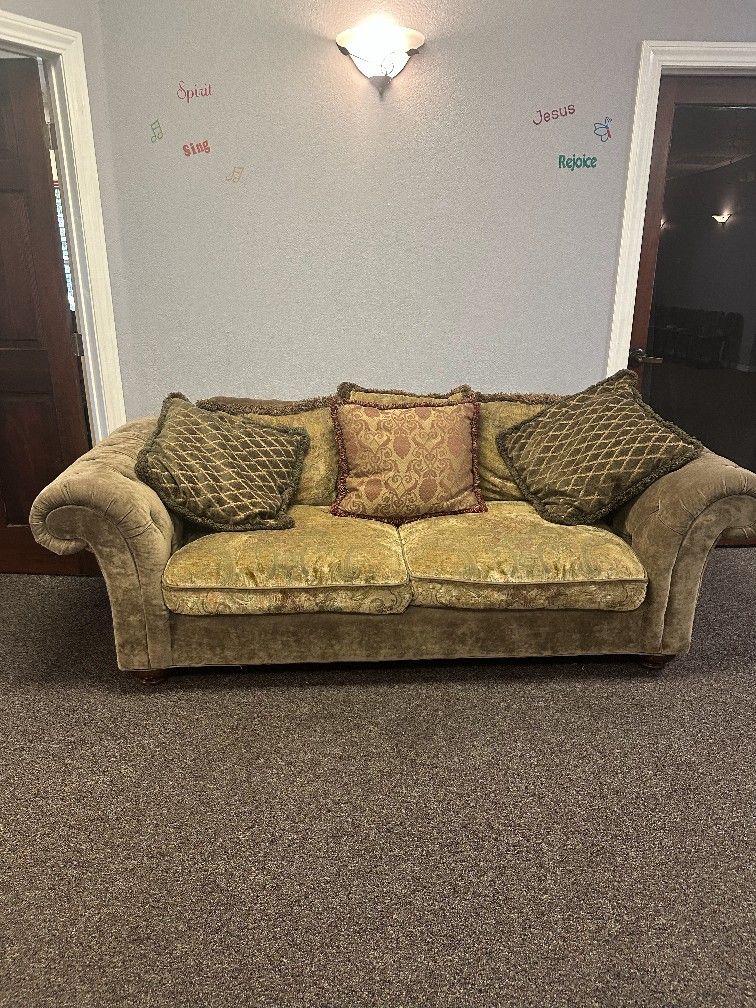 Free Sofa COME GET IT TODAY! 