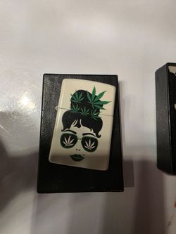 Zippo "Cannabis Girl" Glow in the Dark Lighter w box