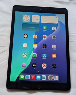 Very Nice APPLE iPad 7 10.2 inch 32GB WIFI TABLET