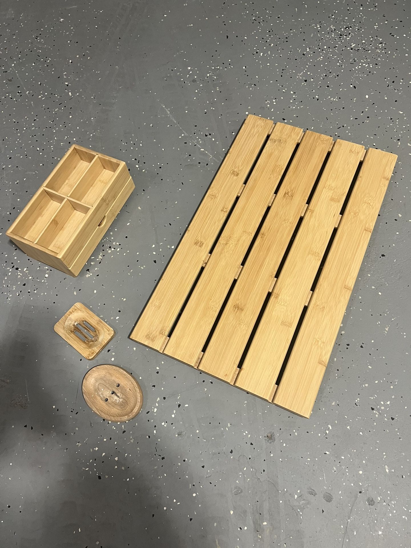 4 Pieces Bamboo Items for bathroom shower mat /soap holder and storage stand