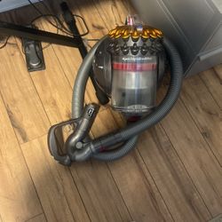 Dyson Big ball Multi floor Vacuum 