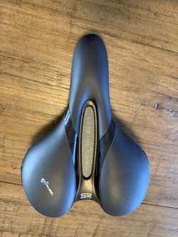 Selle Royal Respiro Moderate Women’s Bike Saddle – Never Used