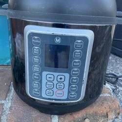 Almost New 6 Qt M Insta Pot Tested Works Perfectly when you come ill fully test it for you 
