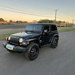 JEEP WRANGLER 2012 SAHARA CLEAN CARFAX RUNS PERFECT 