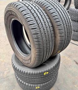 265/65/17 Vendo set de Tires con 80% de vida las 4
