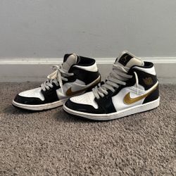 Air Jordan 1 Patent Black