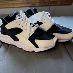 Nike Huaraches Shoes Size 5Y 