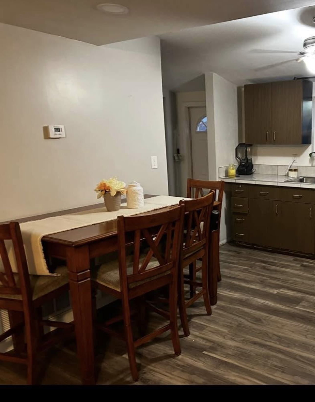 Comedor/ Dining Table
