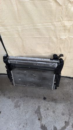 2004 bmw 325i radiator