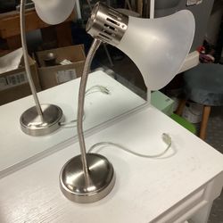18 Inch Extendable Arm, Single Bulb Lamp