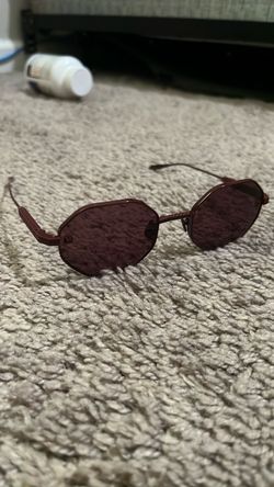 Valentino V-studs