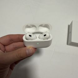 Apple AirPods Pro (2nd Gen) – Excellent Condition