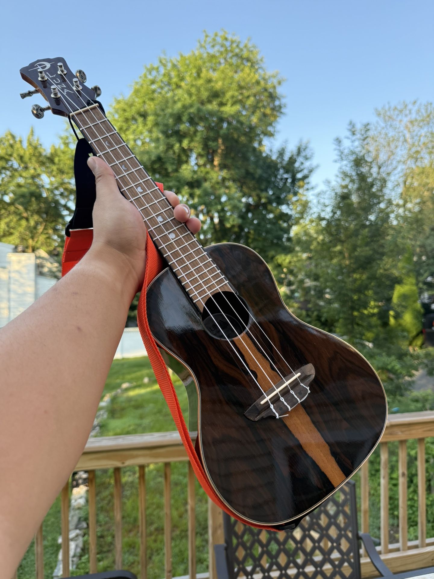 Luna Ziricote Concert Ukulele w/ Low G String and Gig Bag — Perfect for Big Hands!