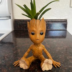 Baby groot planter