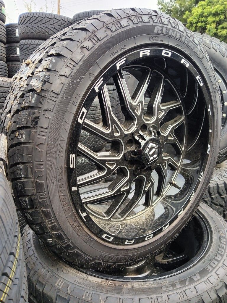Wheels 20x9 Tires 33 Available display picture 1