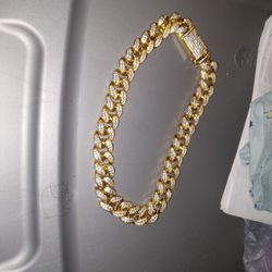 Gold Bustdown Cuban Link Chain